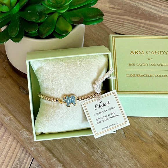 Eye Candy Crystal Elephant Bracelet 🆕 - Picture 1 of 9